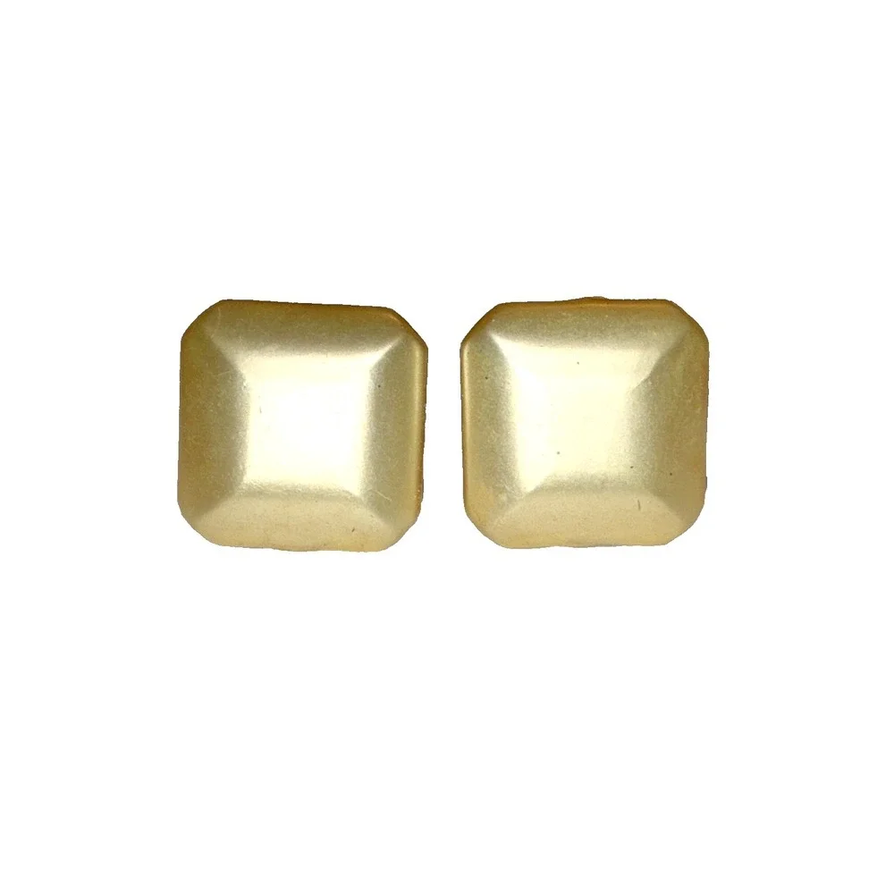 Off White Pearlescent Square Shape Clip On Earrings Vtg J-6L‎